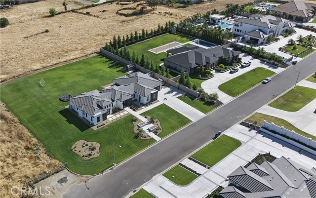 1901 E Sorrento Court, Merced CA: https://media.crmls.org/medias/635f9f54-e9c2-4cb8-98d4-0b3a10304894.jpg