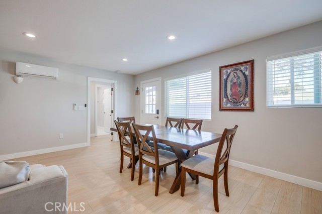 824 S Dune Street, Anaheim CA: https://media.crmls.org/medias/6360993f-b278-440b-80a6-6b1badd6f37d.jpg