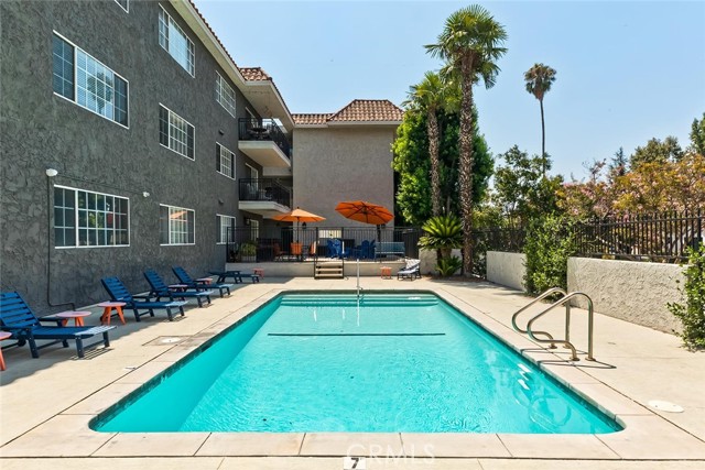 Detail Gallery Image 17 of 22 For 4140 Warner #205,  Burbank,  CA 91505 - 1 Beds | 1 Baths