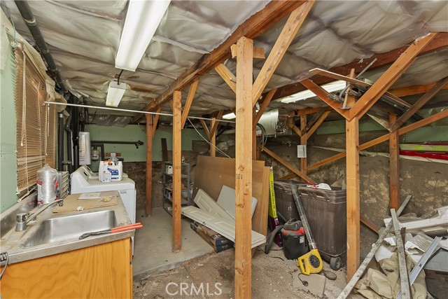33294 Wild Rose Drive, Green Valley Lake CA: https://media.crmls.org/medias/63613337-8a5c-45f1-a6c5-6d7b77edebb5.jpg