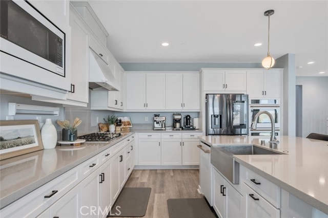 Detail Gallery Image 10 of 54 For 18171 Hedgerow Way, Saugus,  CA 91350 - 4 Beds | 2/1 Baths