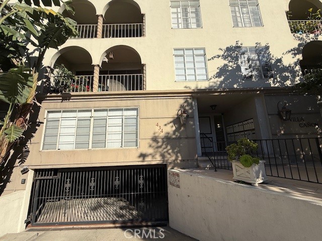 Detail Gallery Image 2 of 21 For 434 S Canon #202,  Beverly Hills,  CA 90212 - 1 Beds | 2 Baths