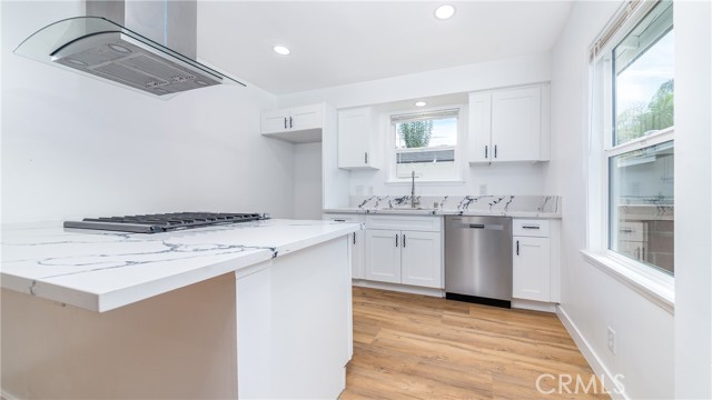 Detail Gallery Image 23 of 30 For 5816 Kester Ave, Sherman Oaks,  CA 91411 - – Beds | – Baths