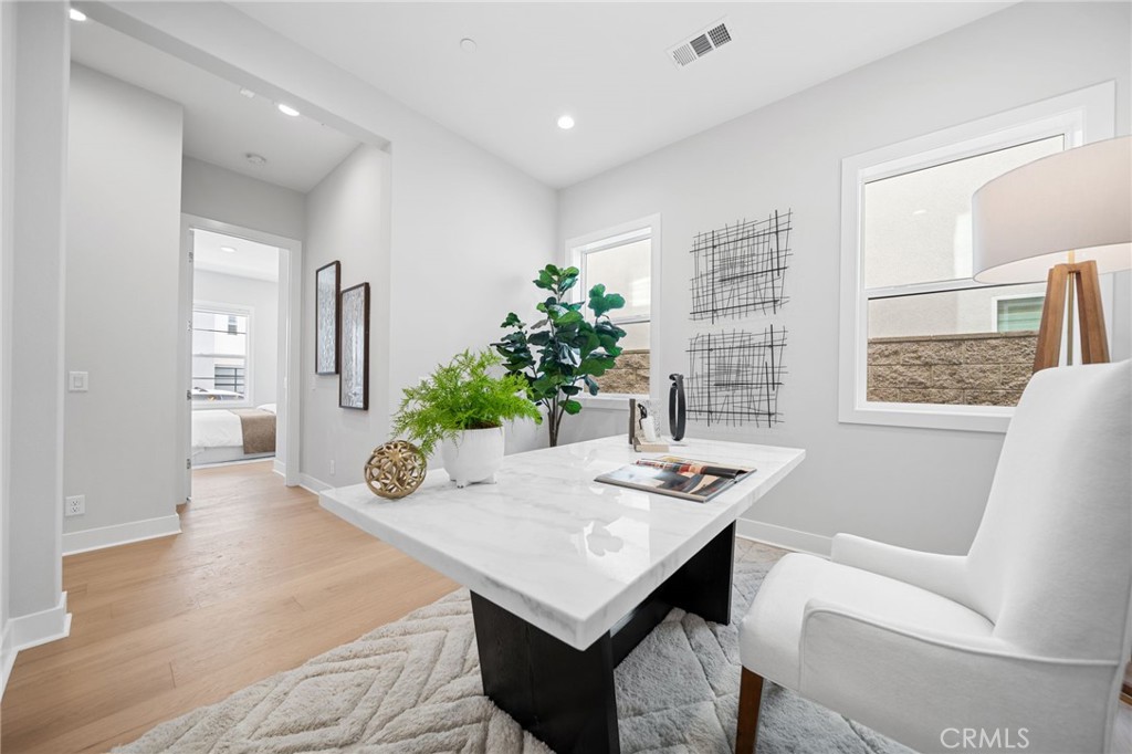 MLS #OC25239001 image #8