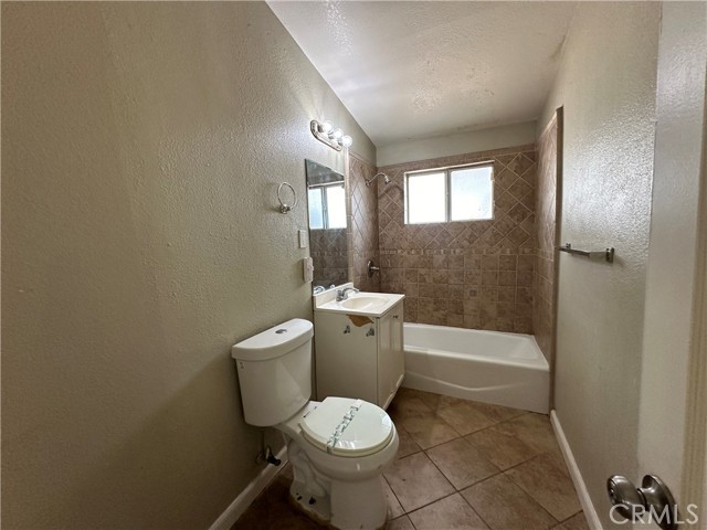 Detail Gallery Image 10 of 25 For 7061 Newbury Ave, San Bernardino,  CA 92404 - 4 Beds | 2 Baths