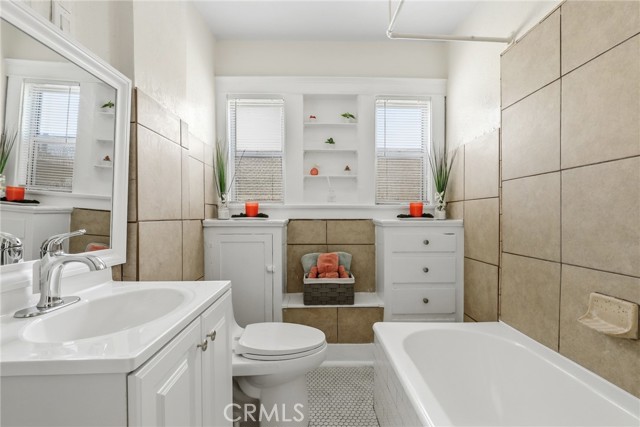 Detail Gallery Image 16 of 27 For 1159 W 54th St, Los Angeles,  CA 90037 - – Beds | – Baths