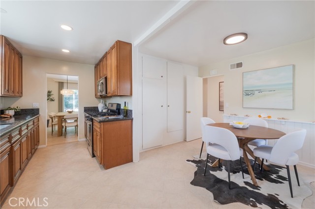 27945 Alvarez photo 6
