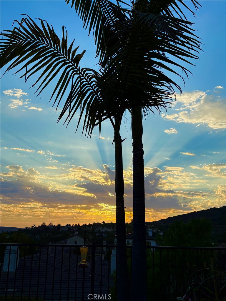 https://media.crmls.org/medias/6362db45-c415-4b39-b5a5-e4669edb4323.jpg?preset=X-Large