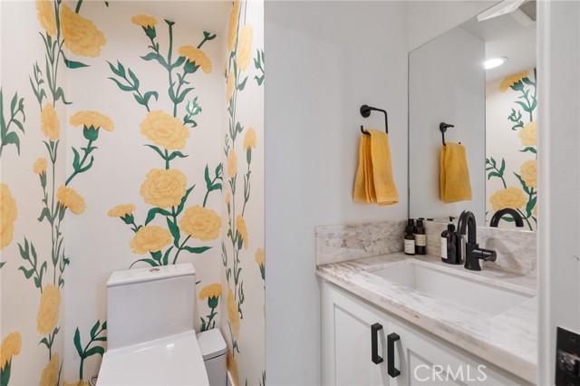 Detail Gallery Image 11 of 45 For 11324 W Raitt Ln, North Hollywood,  CA 91606 - 3 Beds | 4 Baths