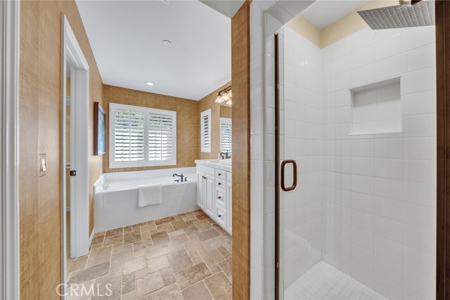 63 Splendor, Irvine CA: https://media.crmls.org/medias/63650a85-2334-4295-b592-3a239b438f67.jpg
