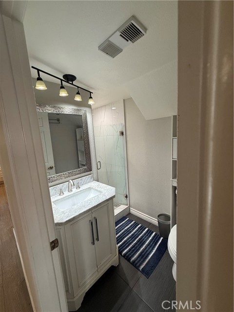 Detail Gallery Image 13 of 18 For 7615 Glade Ave #116,  Canoga Park,  CA 91304 - 4 Beds | 3 Baths