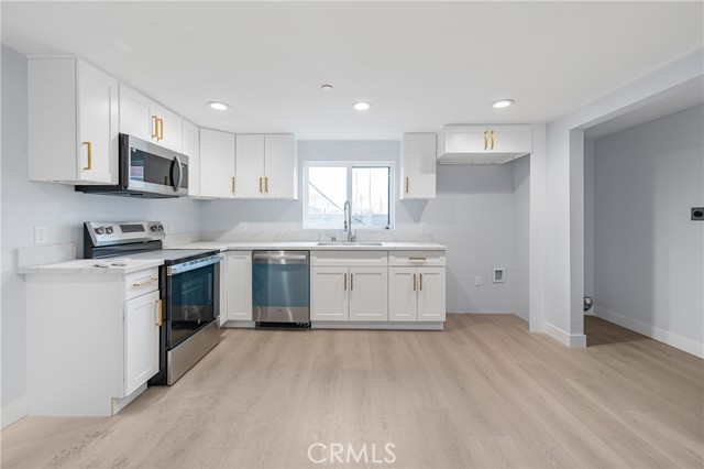 3301 Obama Boulevard, Los Angeles CA: https://media.crmls.org/medias/63655a14-9de7-42d2-b65a-9c2dbccb06a1.jpg