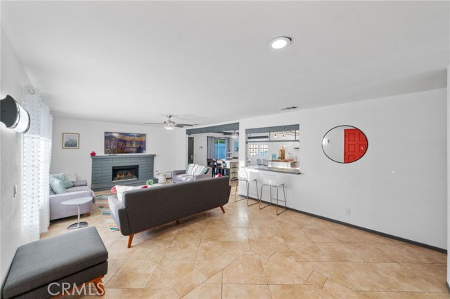 Image 30 of 66 For 2306 Acacia Rd E