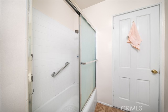 5870 Lemon Avenue, Long Beach CA: https://media.crmls.org/medias/636686ee-308d-4d2a-a82c-9d214dcb4250.jpg