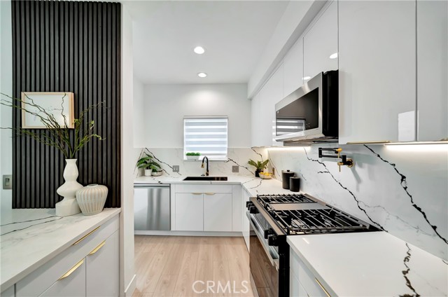 Detail Gallery Image 14 of 42 For 1020 Hilldale, West Hollywood,  CA 90069 - 3 Beds | 3 Baths