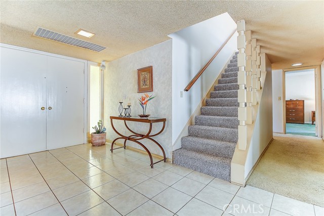 Detail Gallery Image 5 of 50 For 6401 Lancelot Ct, Riverside,  CA 92506 - 4 Beds | 3/1 Baths