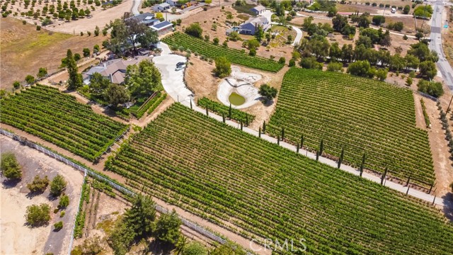 34150 Pauba Road, Temecula CA: https://media.crmls.org/medias/63677427-9b6b-4c3b-af3c-7eff686c11c9.jpg