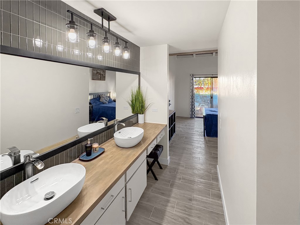 MLS #CV26011931 image #5