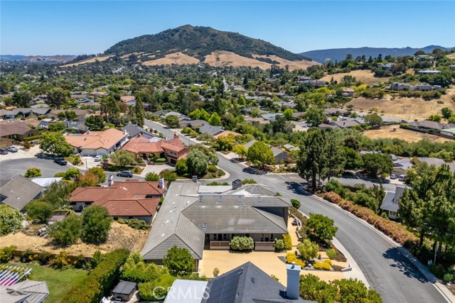 940 Pasatiempo Drive, San Luis Obispo CA: https://media.crmls.org/medias/63689591-954e-4002-a16c-683f50f77a98.jpg