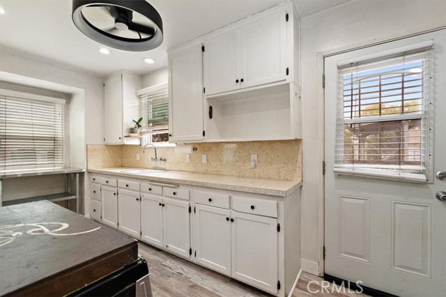Detail Gallery Image 16 of 43 For 422 E 44th Cir, Long Beach,  CA 90807 - 3 Beds | 1 Baths