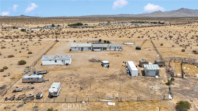 27320 Rodeo Road, Helendale CA: https://media.crmls.org/medias/6368e9d7-6f6d-4451-bbe9-d2945ad64002.jpg