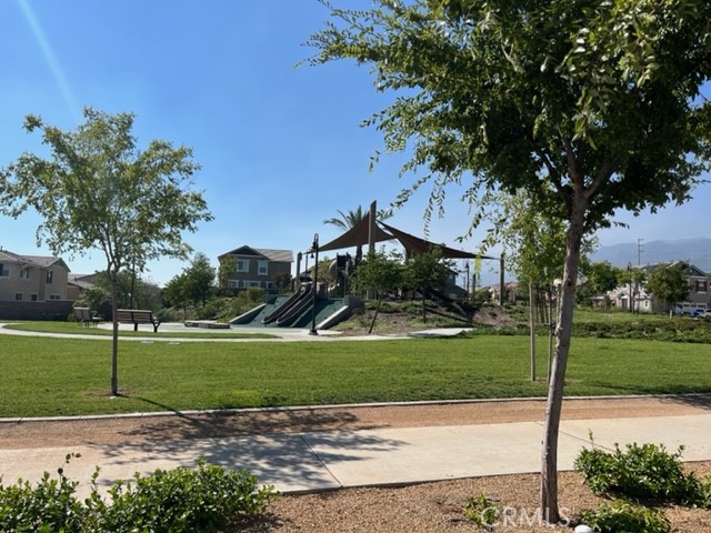 Detail Gallery Image 15 of 20 For 16508 Monteviejo St, Fontana,  CA 92336 - 4 Beds | 3 Baths