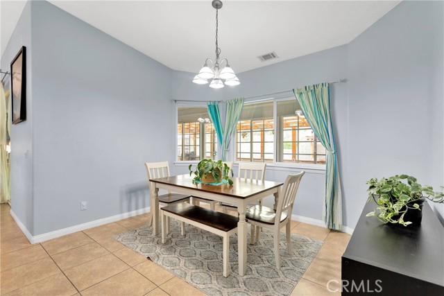 1679 Desert Front Road, Wrightwood CA: https://media.crmls.org/medias/6369c0e2-a871-4d4a-89f8-b71828f8b360.jpg