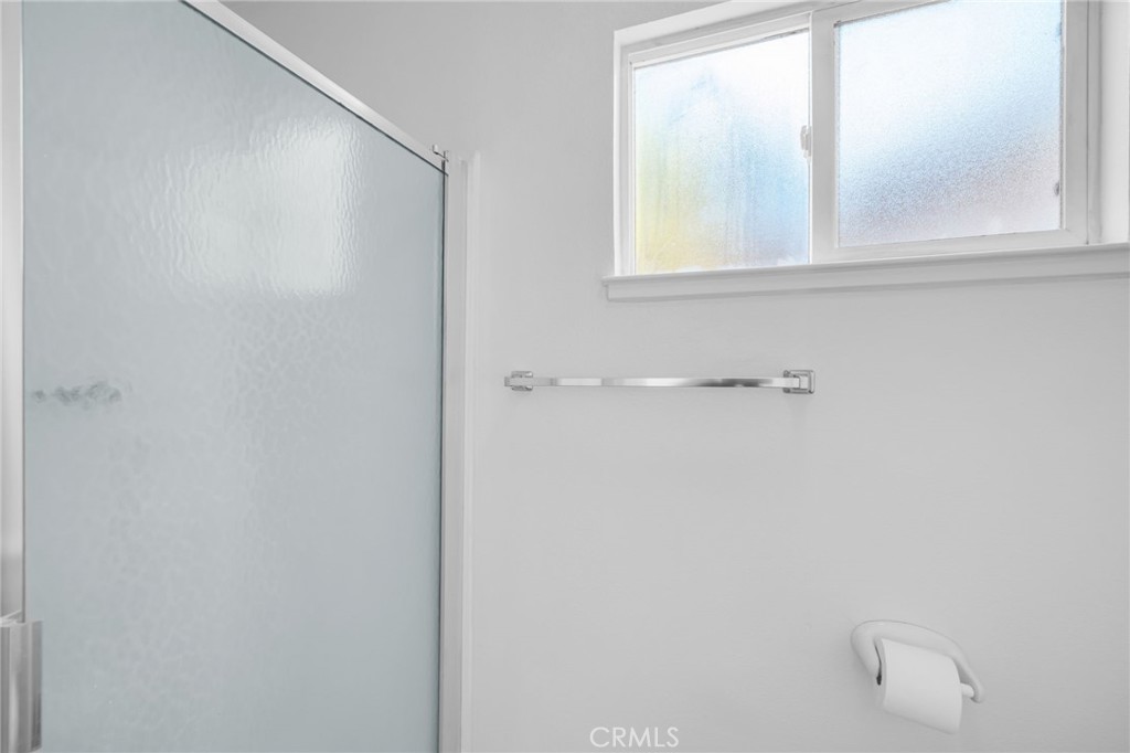 https://media.crmls.org/medias/636a2826-c79f-44d0-bb81-c9fbb369dff1.jpg?preset=X-Large