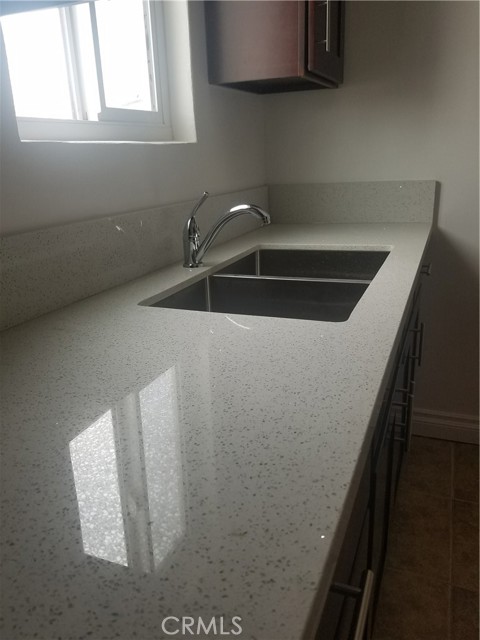 2214 Hooper Avenue, Los Angeles CA: https://media.crmls.org/medias/636a8fad-4b05-4fa5-863d-1d233265a5e5.jpg