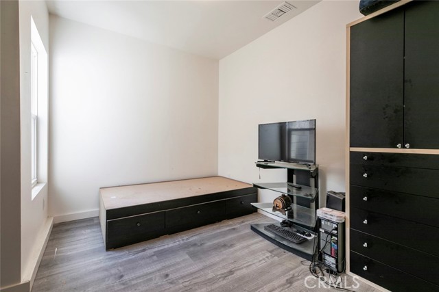 1748 Opechee Way, Glendale CA: https://media.crmls.org/medias/636b3986-e716-41c0-9cbe-9af00e0bf34c.jpg