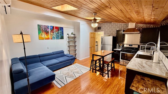 7950 Capistrano Avenue, West Hills CA: https://media.crmls.org/medias/636d05b0-6118-4d3a-ba75-a84d5792bf97.jpg