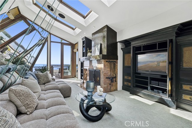 Detail Gallery Image 25 of 55 For 3150 Breakers, Corona Del Mar,  CA 92625 - 4 Beds | 5 Baths