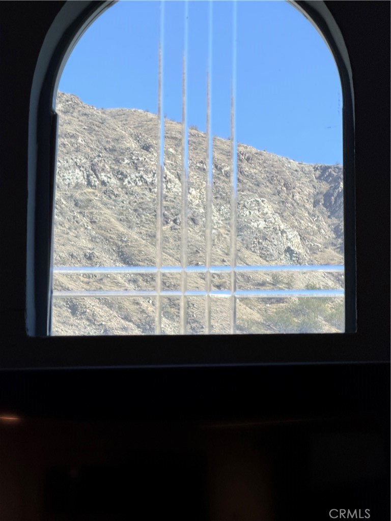 https://media.crmls.org/medias/636d4b0e-9d10-4b66-b300-e1c06b1d47e2.jpg?preset=X-Large