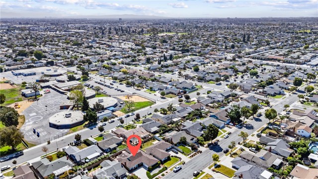 Detail Gallery Image 25 of 28 For 15762 Plymouth Lane, Huntington Beach,  CA 92647 - 5 Beds | 2 Baths