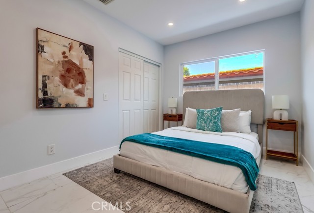 Detail Gallery Image 4 of 21 For 22555 Califa St, Woodland Hills,  CA 91367 - 7 Beds | 7 Baths