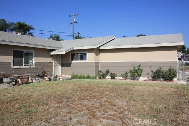 6400 Tournament Drive, Jurupa Valley CA: https://media.crmls.org/medias/636ef679-9a1c-4f81-ab3f-a1000b425102.jpg