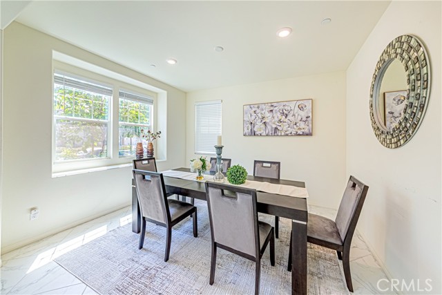 4040 S Bowery Place, Ontario CA: https://media.crmls.org/medias/6370188c-decd-44eb-98fb-d5ce6a55e1f6.jpg