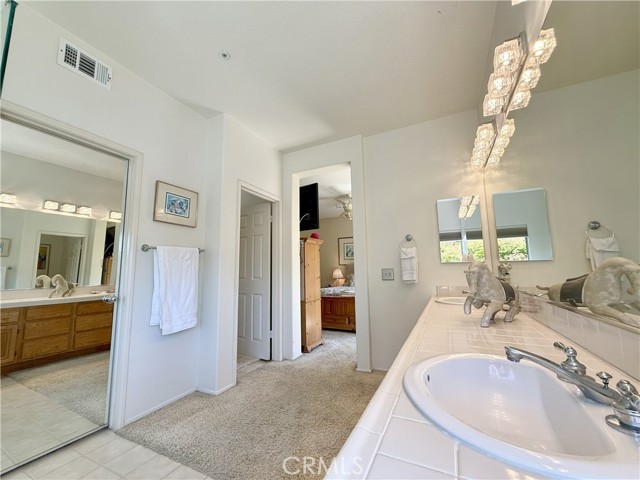 48 Hawksmoor, Aliso Viejo CA: https://media.crmls.org/medias/637035aa-365e-4fbf-8d59-f82332012358.jpg