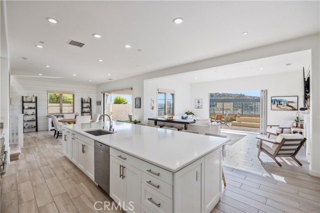116 Via Bilbao, San Clemente CA: https://media.crmls.org/medias/63703b09-72e8-4cfe-851c-358424b9683b.jpg