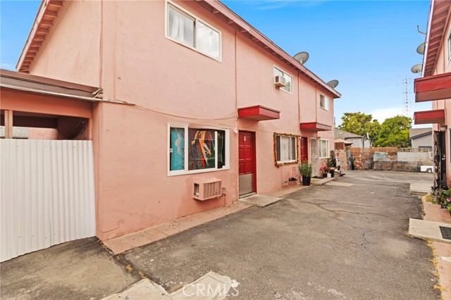 11966 Runnymede Street, North Hollywood CA: https://media.crmls.org/medias/63714563-b205-49ae-98e8-52c9b81592bb.jpg
