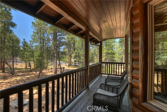 Detail Gallery Image 4 of 63 For 1010 Heritage Trl, Big Bear City,  CA 92314 - 4 Beds | 4 Baths