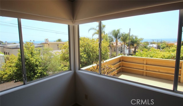 Detail Gallery Image 13 of 39 For 119 S Dianthus Ave., Manhattan Beach,  CA 90266 - 3 Beds | 2 Baths