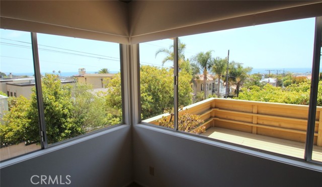 Detail Gallery Image 13 of 39 For 119 S Dianthus Ave., Manhattan Beach,  CA 90266 - 3 Beds | 2 Baths