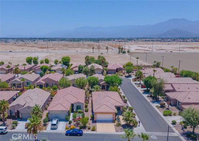 81535 Avenida De Baile, Indio CA: https://media.crmls.org/medias/63726cde-5f67-4d03-bf52-4dfda65ac6e0.jpg