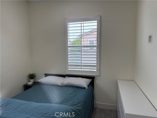 526 W Tribella Court, Santa Ana CA: https://media.crmls.org/medias/6372724a-8d8f-4722-9563-22a127b229b2.jpg