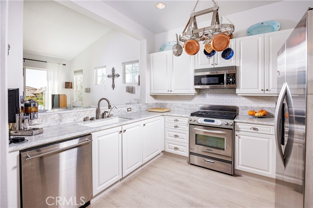 Detail Gallery Image 7 of 22 For 15 Tivoli Ct, Newport Coast,  CA 92657 - 2 Beds | 2 Baths