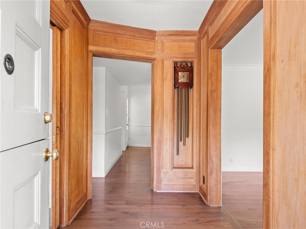 https://media.crmls.org/medias/6372e88a-8b7d-4bc6-b9f1-8e5b8109d583.jpg?preset=X-Large