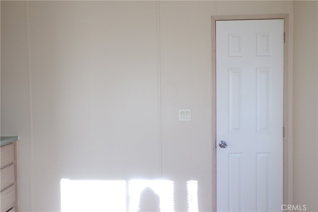 https://media.crmls.org/medias/637303ed-f81b-4a2e-841e-48a93b163412.jpg?preset=X-Large