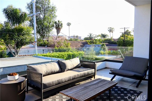 6430 Drexel AVE, Los Angeles CA: https://media.crmls.org/medias/637343e2-b239-440d-b712-c99287535d36.jpg