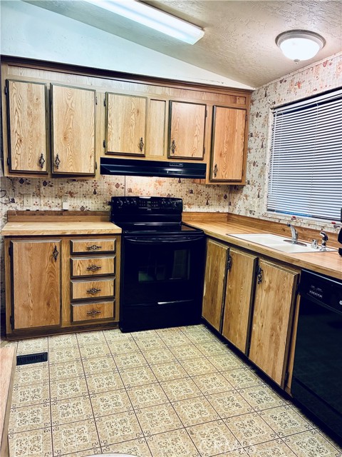 Detail Gallery Image 16 of 26 For 11480 San Joaquin, Clearlake,  CA 95422 - 2 Beds | 2 Baths
